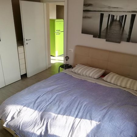 Delizioso Trilocale Lodi Citta Apartment Exterior foto